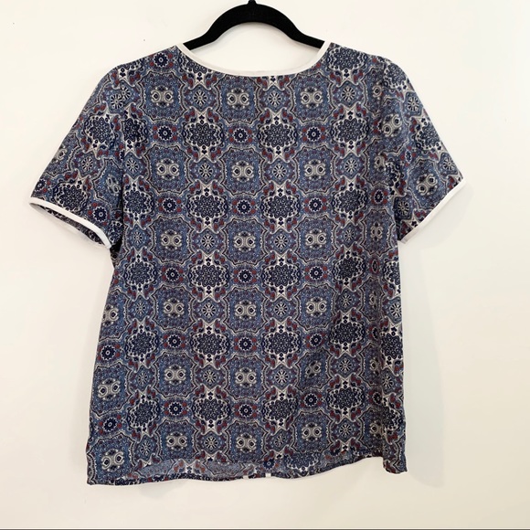LE LIS Blue and White Short Sleeve Blouse - Picture 6 of 7